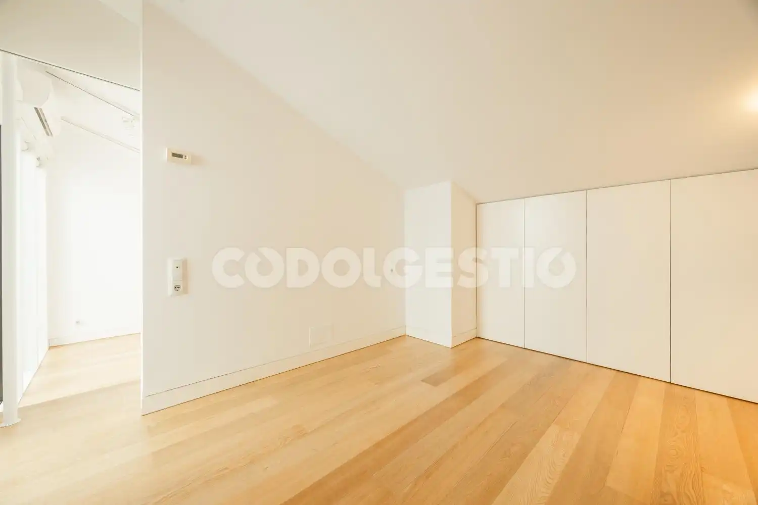 Flat for sale in Vic