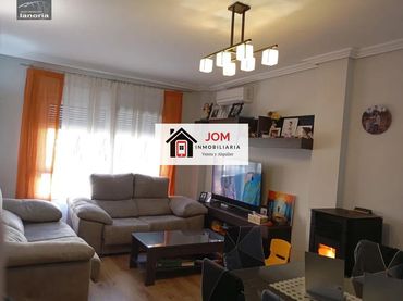 Maison mitoyenne avec balcon à vendre à Calle Albacete 3