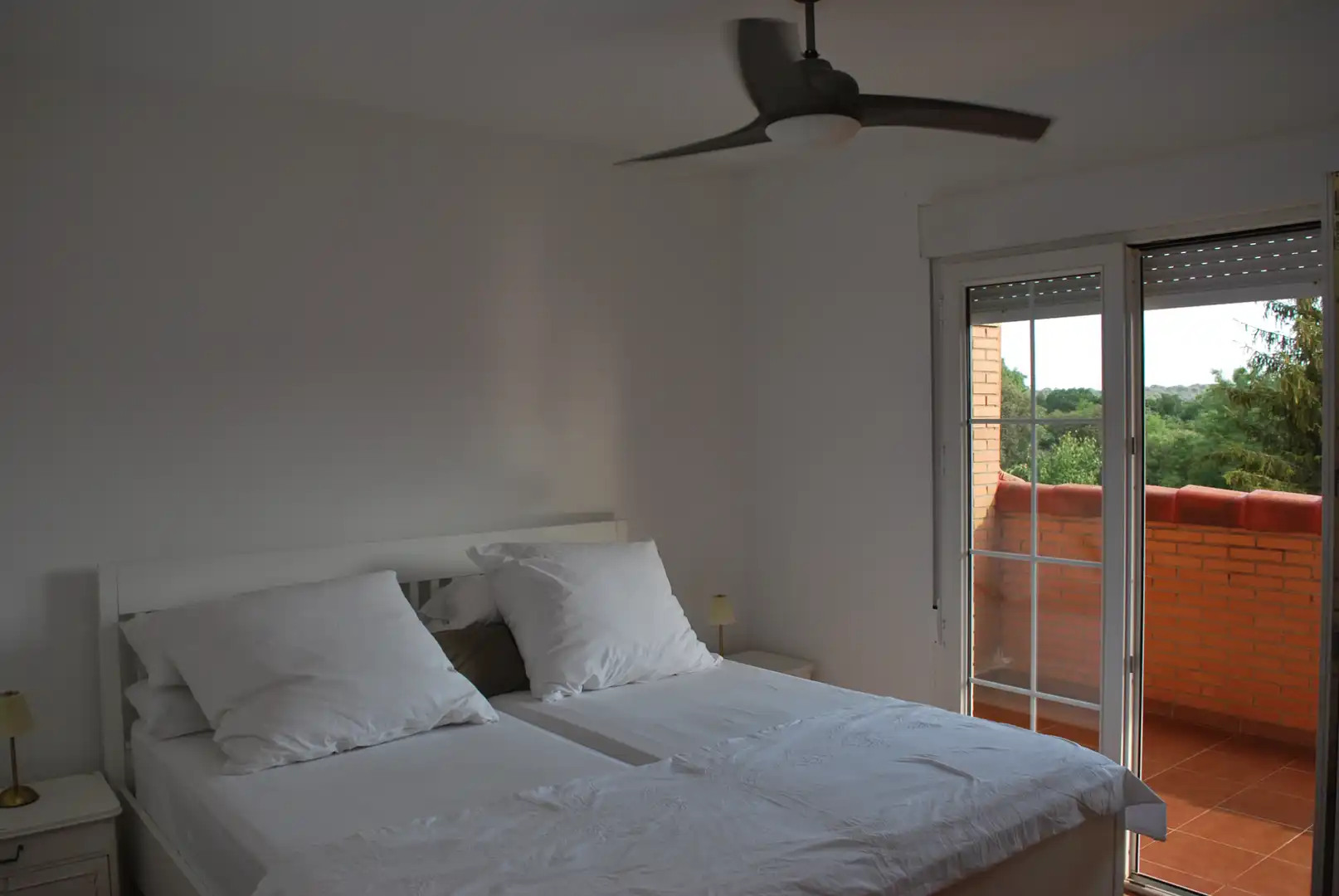 Schlafzimmer von Einfamilien-Reihenhaus zum Verkauf in Valdemorillo mit Privatgarten, Terrasse und Abstellraum