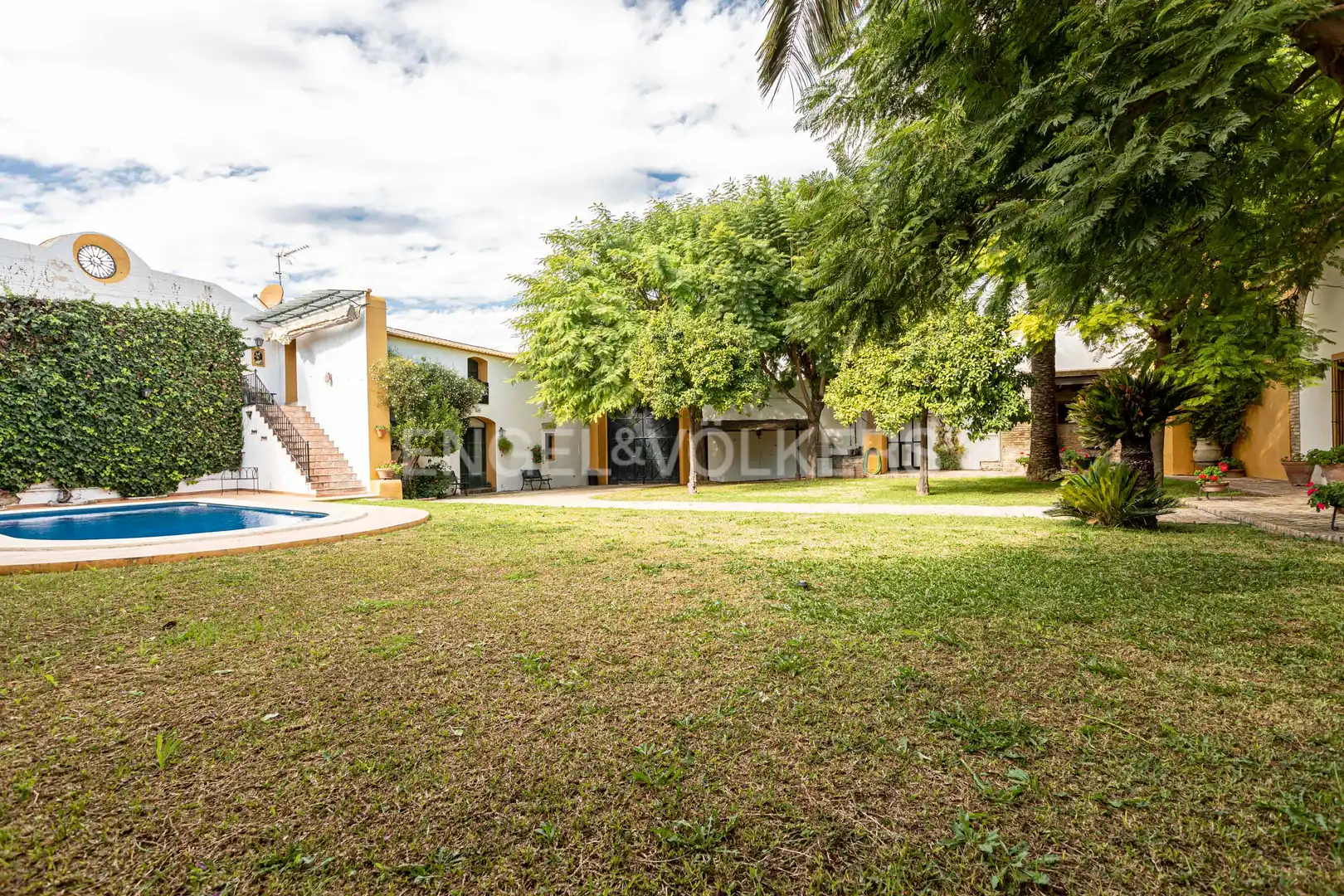 Jardín de Casa o chalet en venta en Umbrete con Calefacción, Jardín privado y Piscina