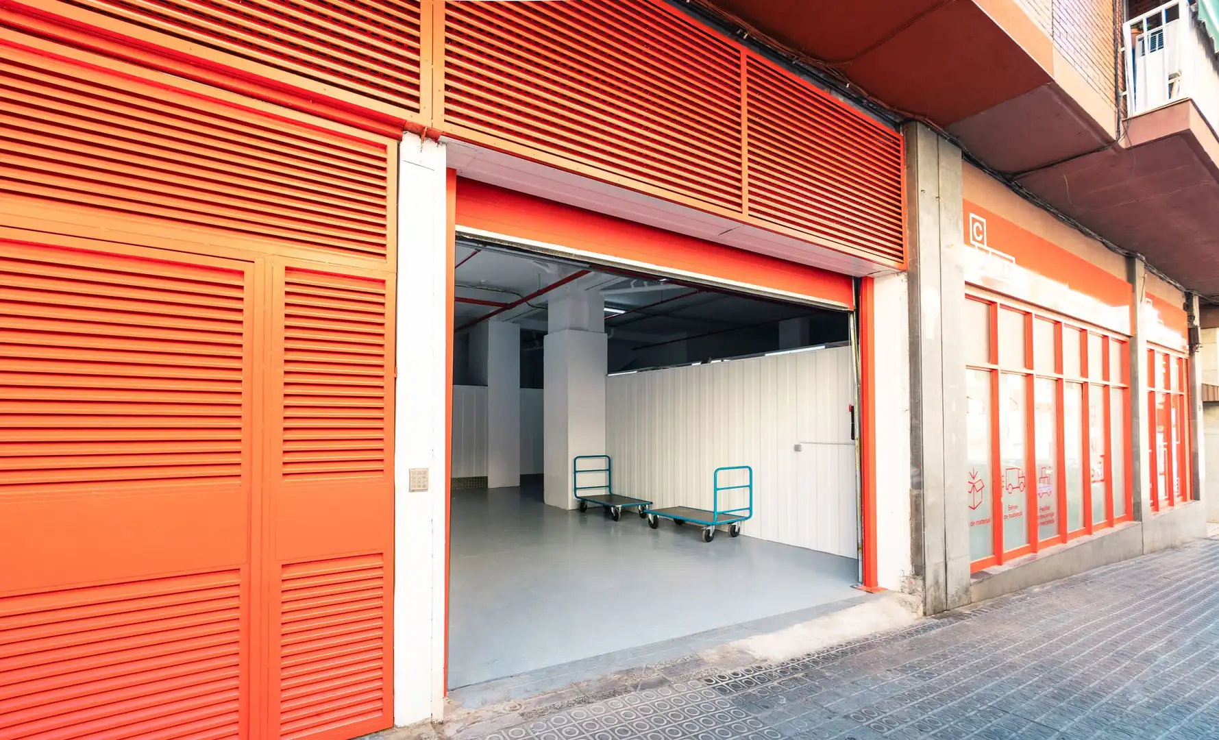 Vista exterior de Trastero de alquiler en Barcelona con Alarma