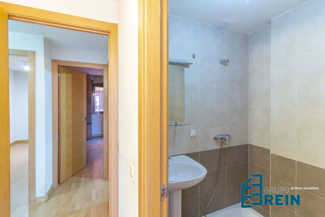 Baño de Piso en venta en Recas con Calefacción