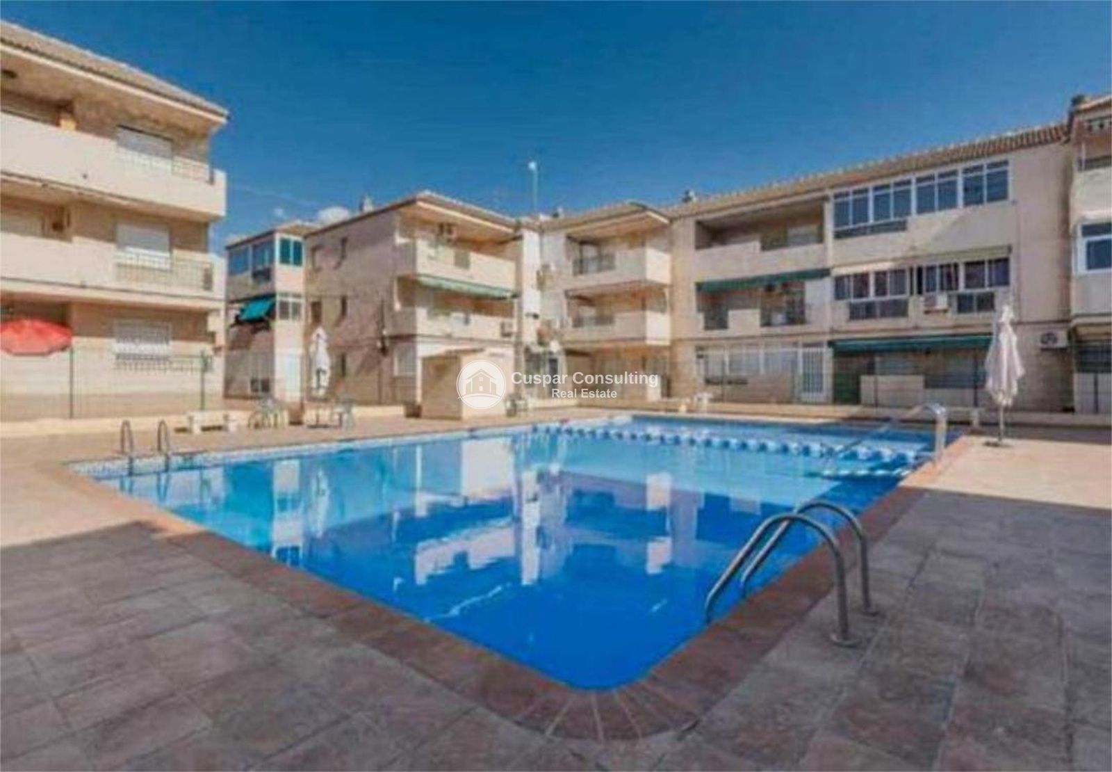 Piscina de Apartament en venda en Los Alcázares amb Aire condicionat, Piscina i Moblat