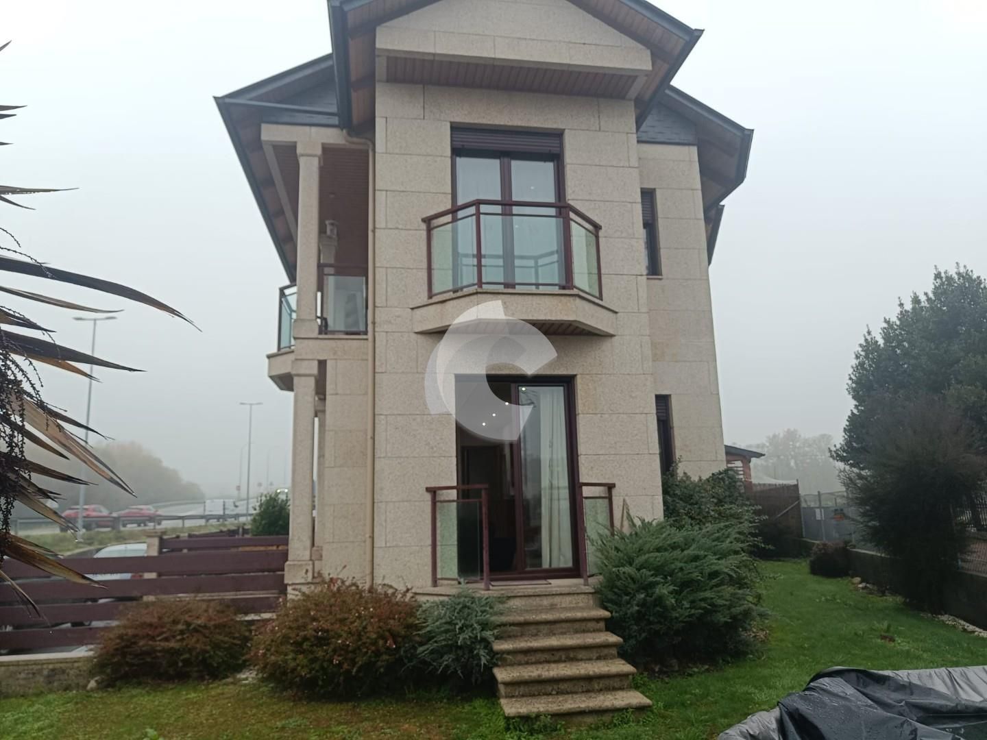 Vista exterior de Casa adosada en venda en San Cibrao das Viñas