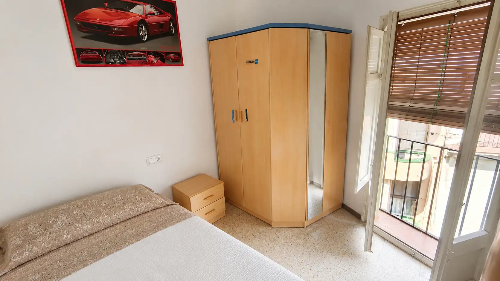 Habitación de Dúplex en venta en La Bisbal d'Empordà con Terraza, Balcón y Internet