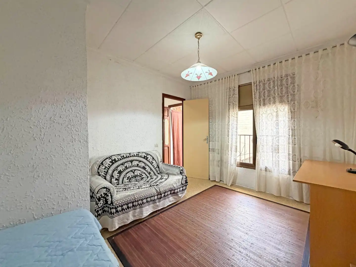 Habitación de Casa adosada en venta en Sabadell con Calefacción y Terraza