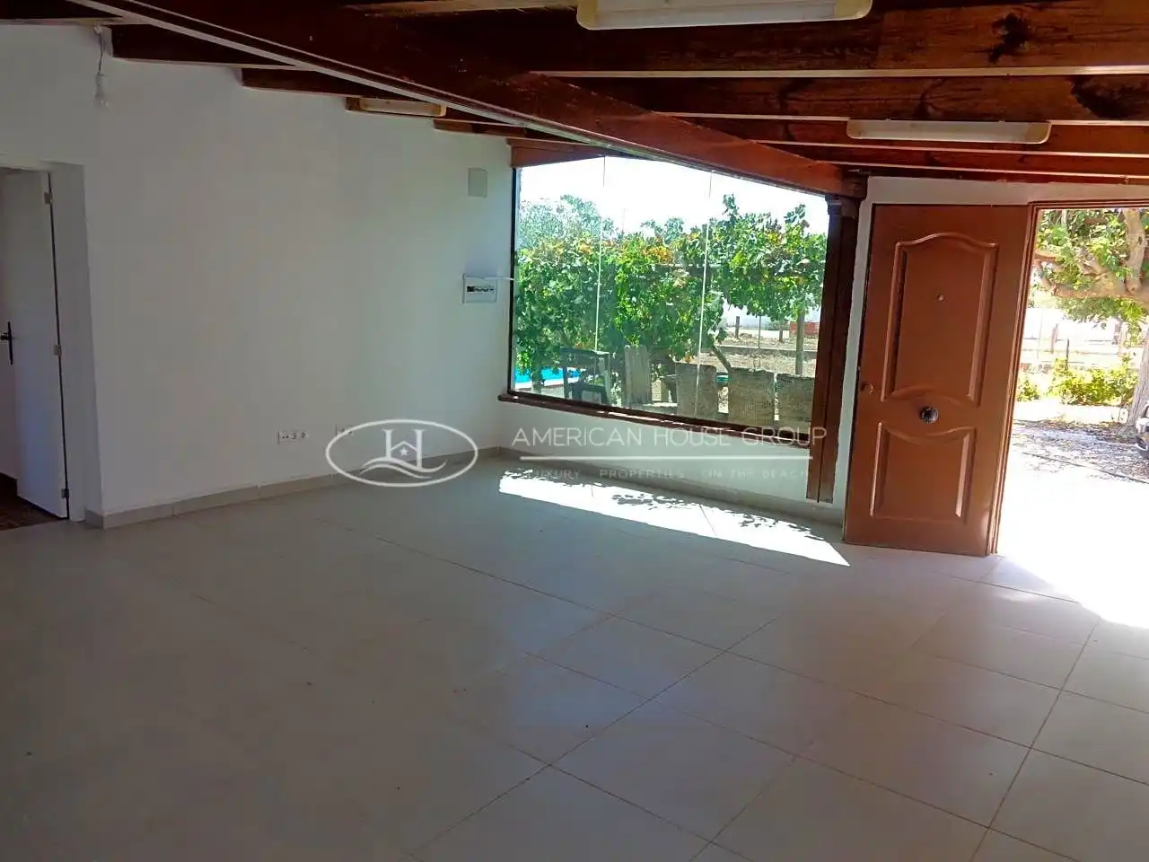 Sala d'estar de Casa o xalet en venda en Chiclana de la Frontera amb Jardí privat i Piscina