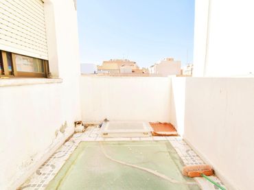 Casa amb balcó en venda a El Ejido Ciudad