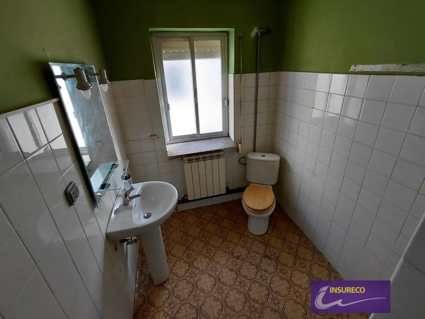 Bathroom of Flat for sale in Onzonilla  with Heating