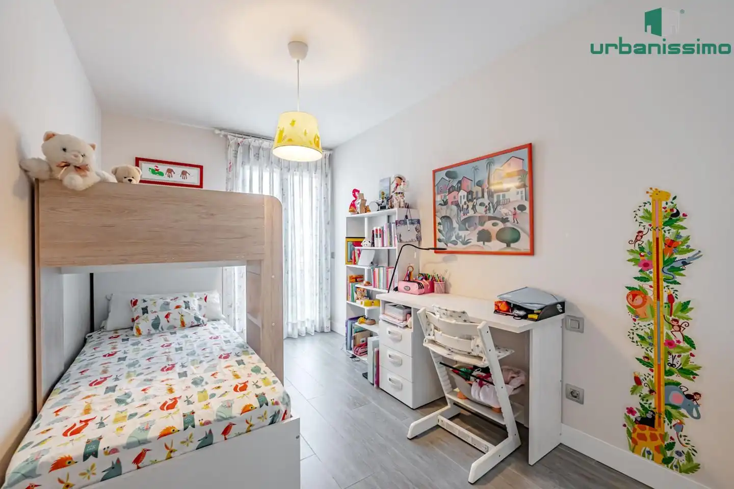 Bedroom of Flat for sale in Madrid  with Air Conditioner, Terrace and Storage room