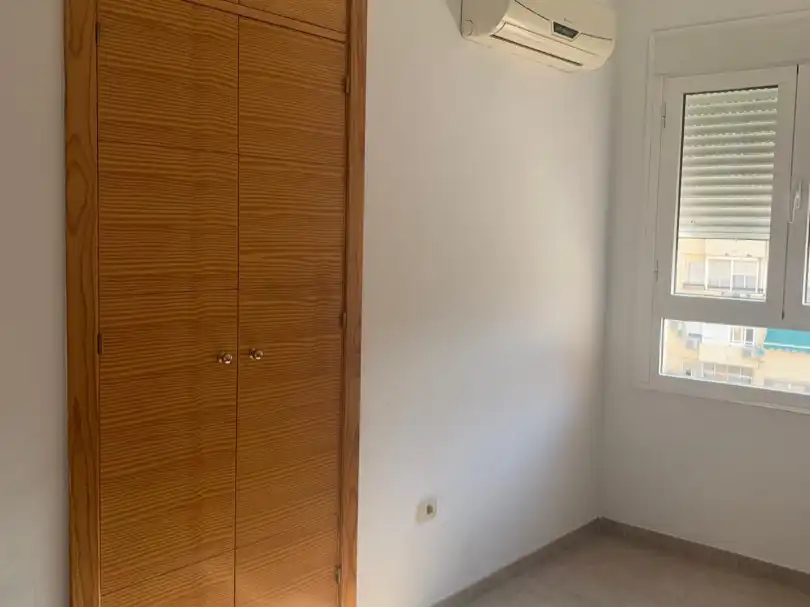 Schlafzimmer von Wohnung zur Miete in Málaga Capital mit Klimaanlage und Balkon