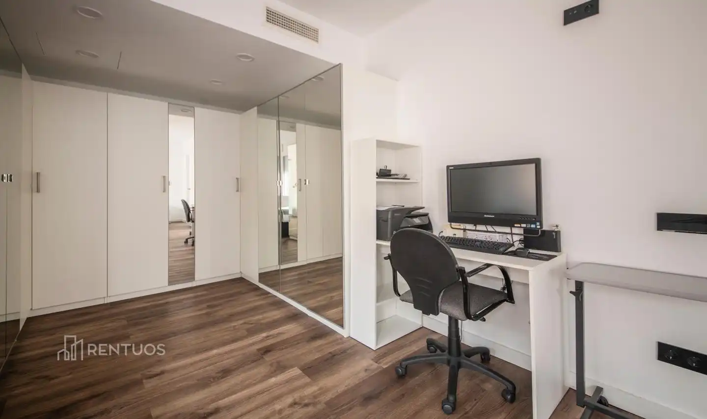 Habitación de Piso en venta en Molins de Rei con Aire acondicionado, Parquet y Terraza