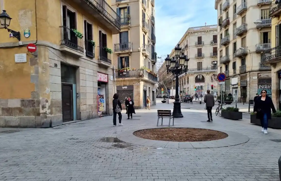Piso con terraza en venta en Plaça de la Puntual, imagen 2