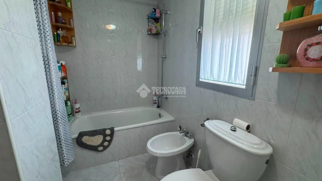 Baño de Dúplex en venta en Motril con Terraza, Piscina y Piscina comunitaria