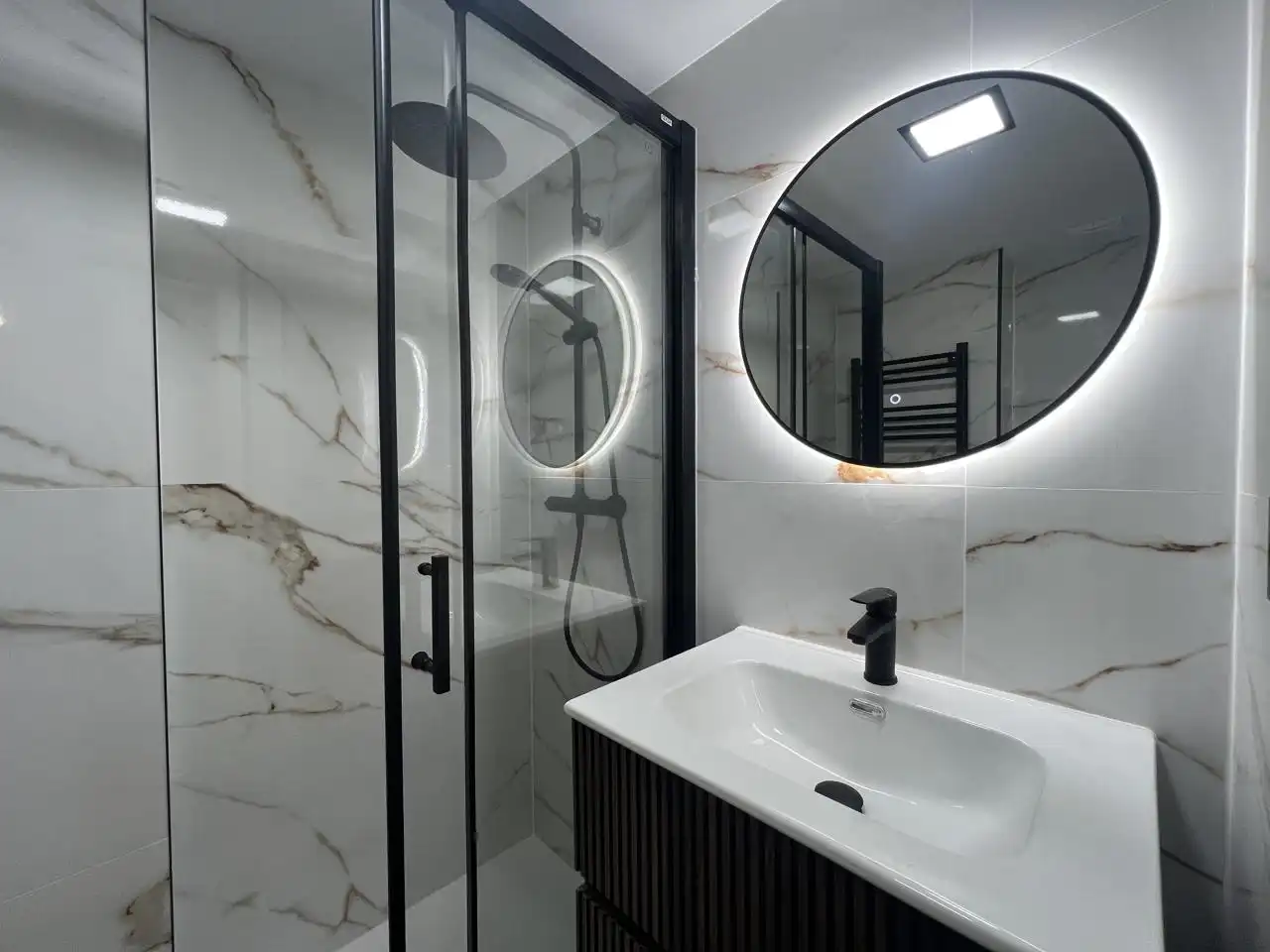 Badezimmer von Wohnung zum Verkauf in Zaragoza mit Klimaanlage und Heizung
