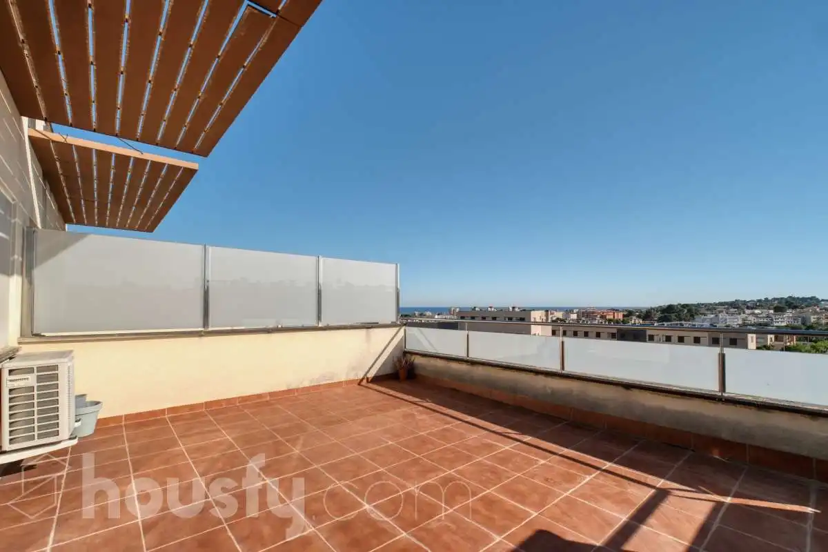 Terrasse von Maisonette zum Verkauf in Roda de Berà mit Klimaanlage, Terrasse und Abstellraum