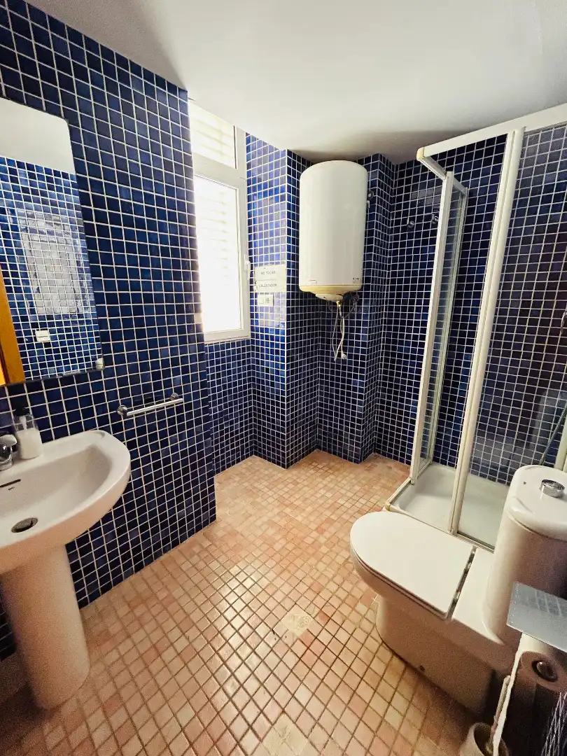 Baño de Apartamento en venta en Dénia con Terraza, Amueblado y Horno