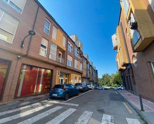 Vista exterior de Garatge en venda en Torrelavega 