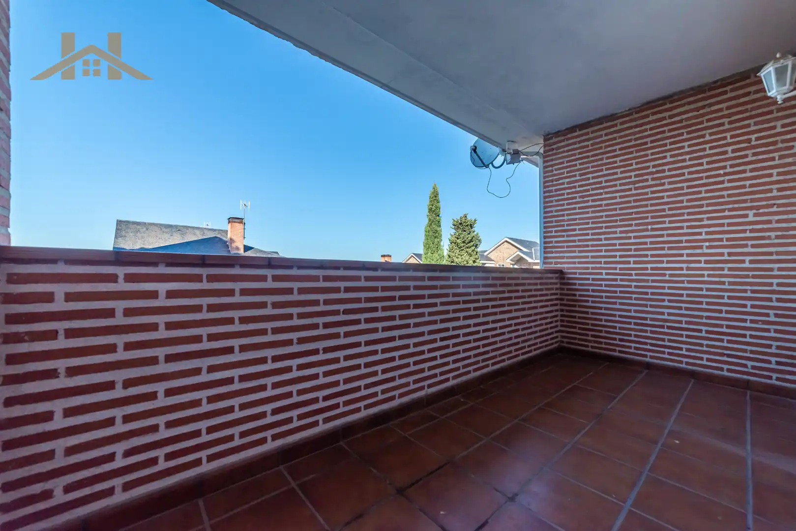 Terraced house with pool for sale in Calle Miguel de Cervantes 120, imagen 10