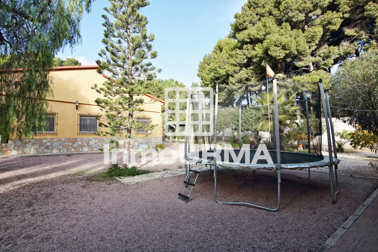 Jardín de Casa o chalet en venta en Elda con Aire acondicionado, Calefacción y Jardín privado