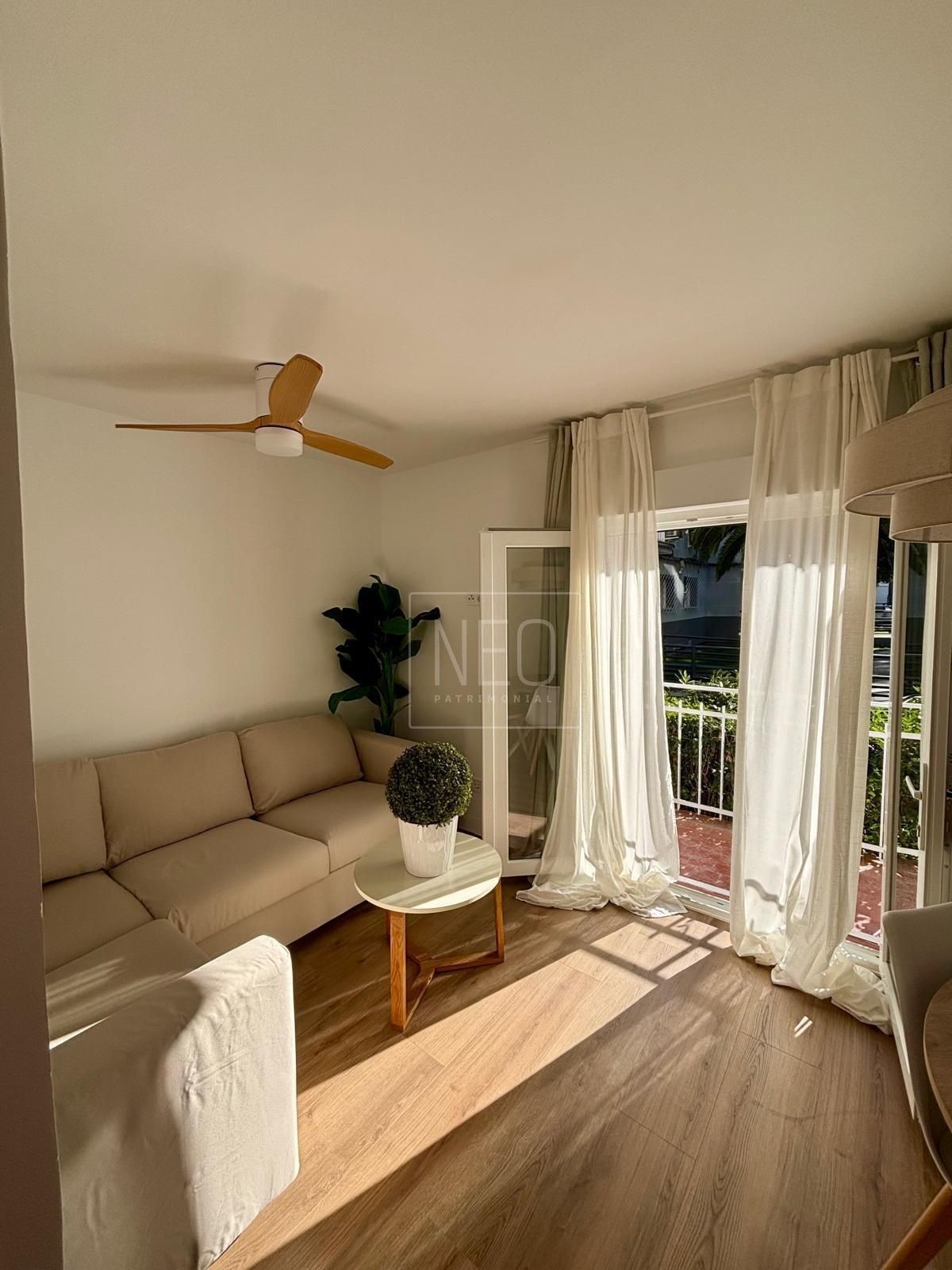 Living room of Planta baja for sale in  Madrid Capital  with Air Conditioner and Terrace
