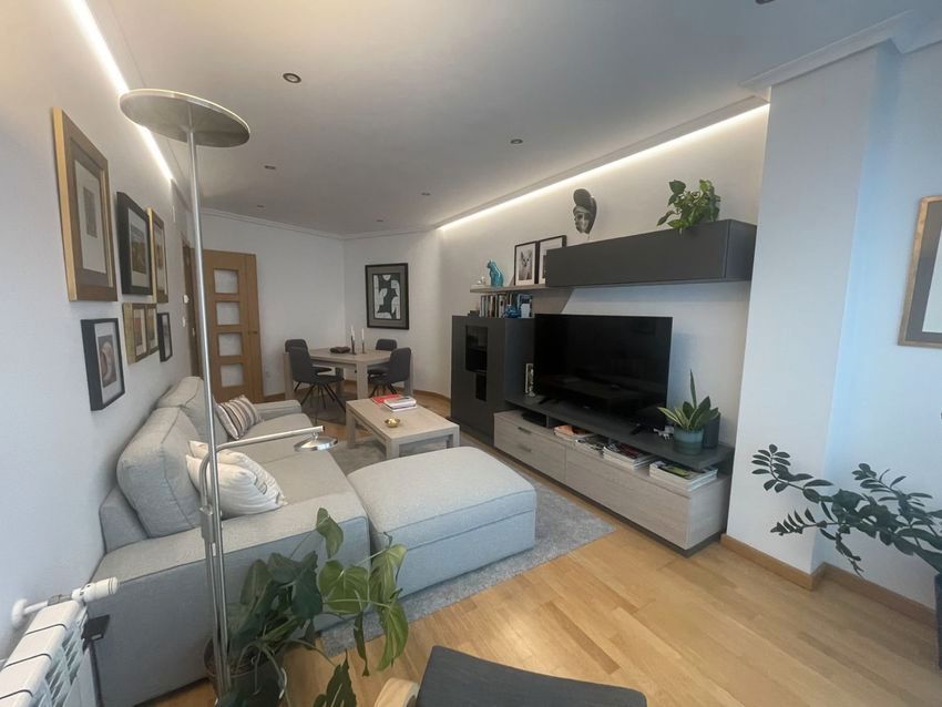 Sala d'estar de Apartament en venda en Ourense Capital  amb Calefacció, Parquet i Traster