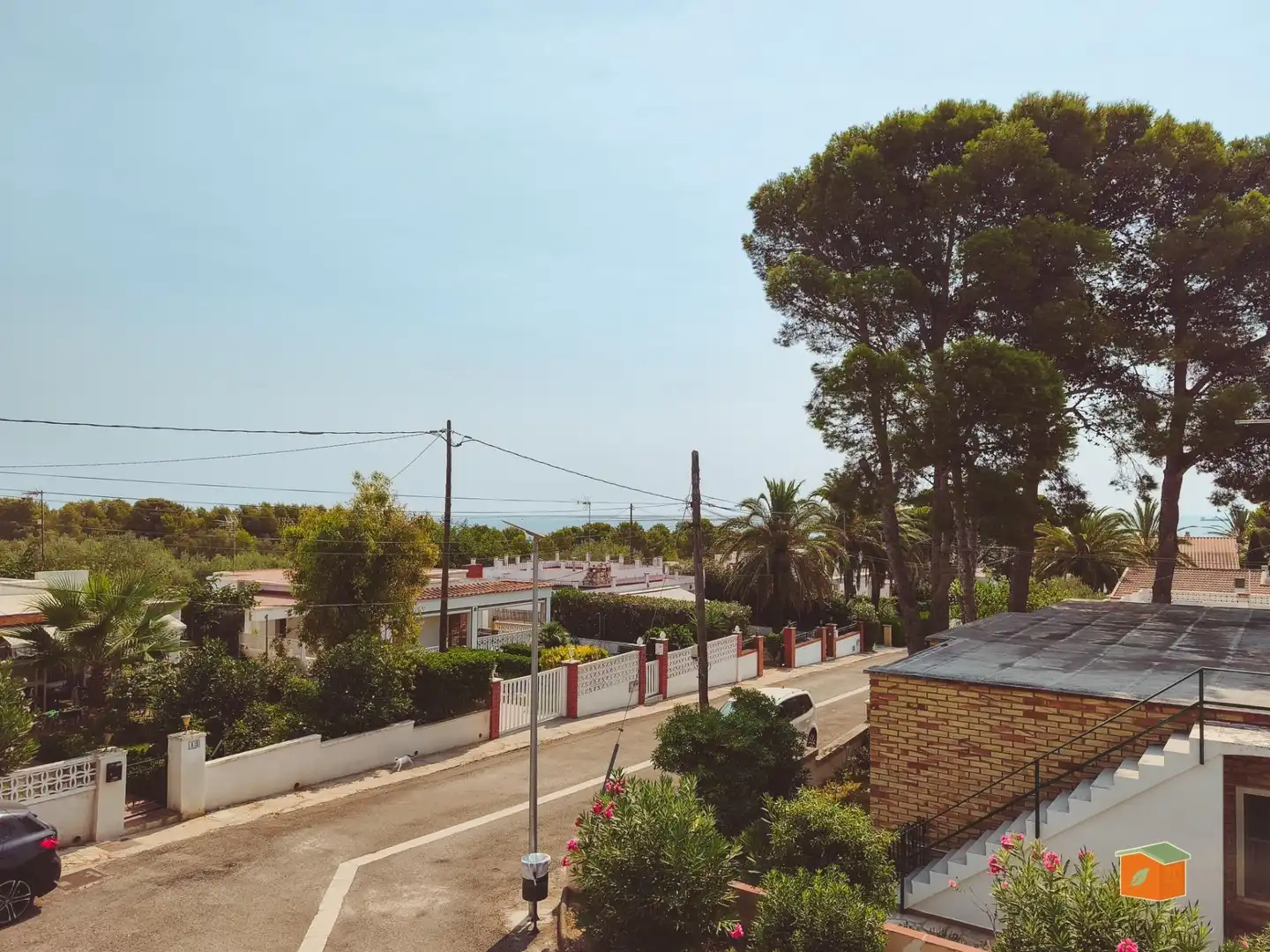 Vista exterior de Casa adosada en venda en Alcanar amb Jardí privat, Terrassa i Moblat