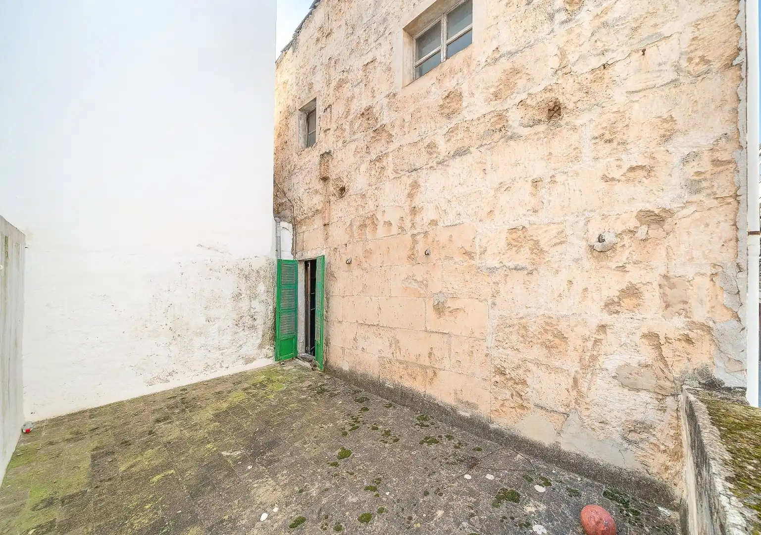 Außenansicht von Einfamilien-Reihenhaus zum Verkauf in Sa Pobla mit Heizung, Privatgarten und Terrasse