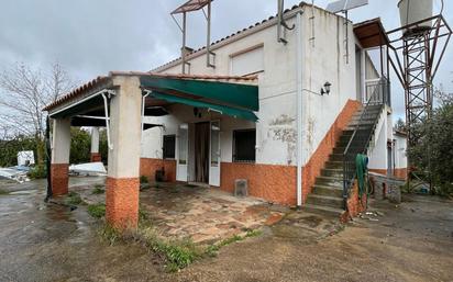 Vista exterior de Finca rústica en venda en Quintana de la Serena amb Calefacció i Jardí privat