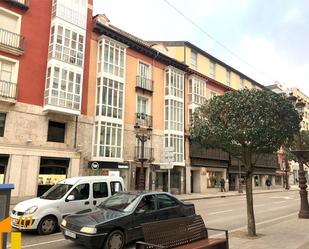 Vista exterior de Pis en venda en Burgos Capital amb Calefacció i Balcó