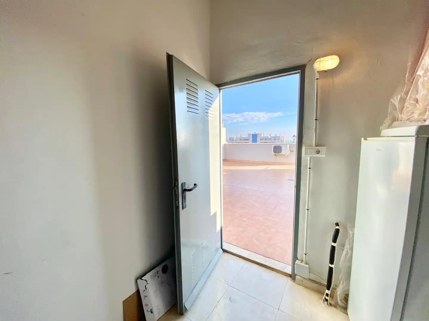Apartamento con terraza en alquiler en Puerto Deportivo, imagen 13