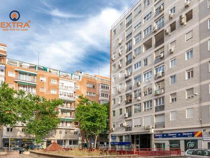 Exterior view of Flat to rent in  Madrid Capital  with Air Conditioner and Balcony