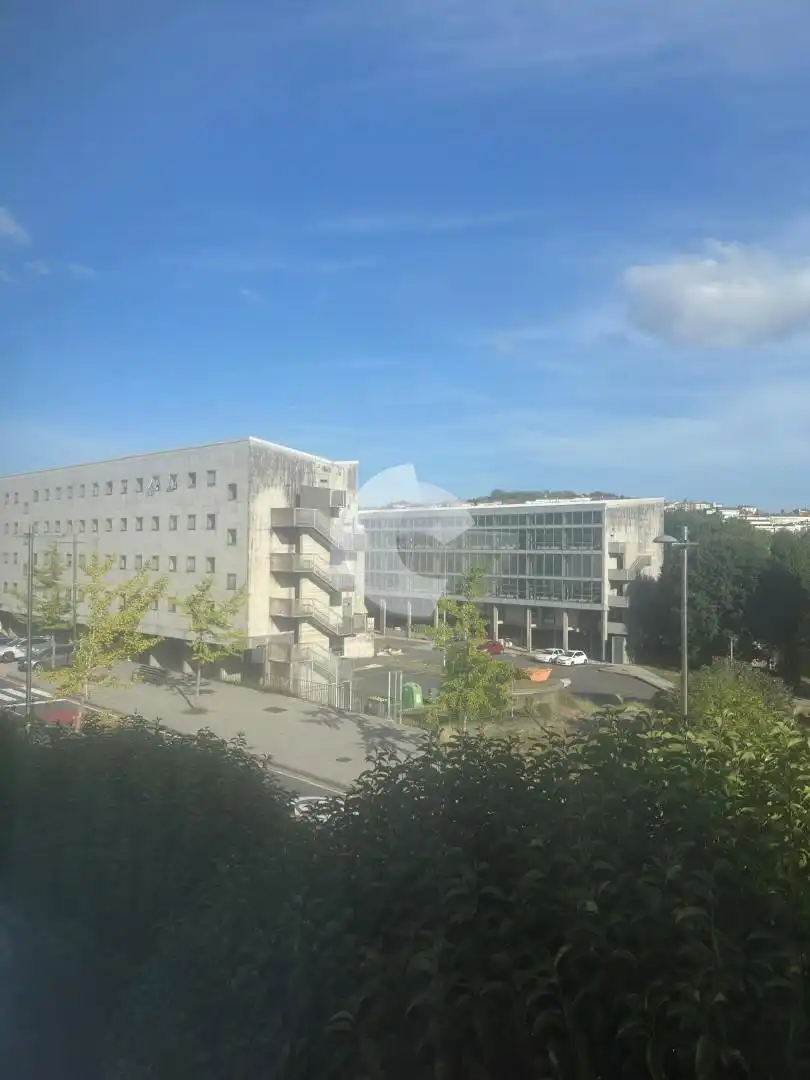 Außenansicht von Wohnung zur Miete in Santiago de Compostela  mit Heizung