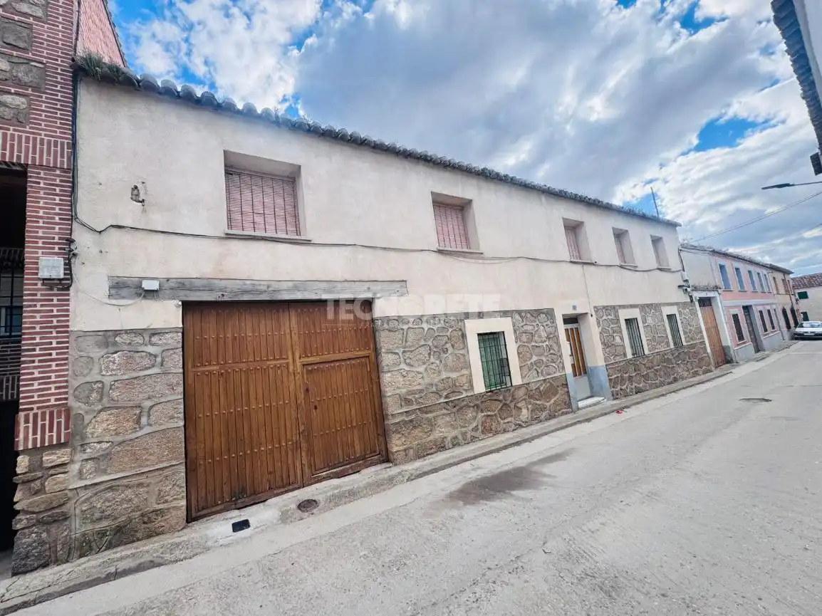 Vista exterior de Casa adosada en venda en Gálvez amb Calefacció i Terrassa