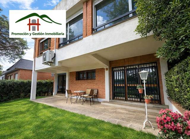 Casa adosada en Venta en Calle del Cares, 74 en Hoyo de Manzanares