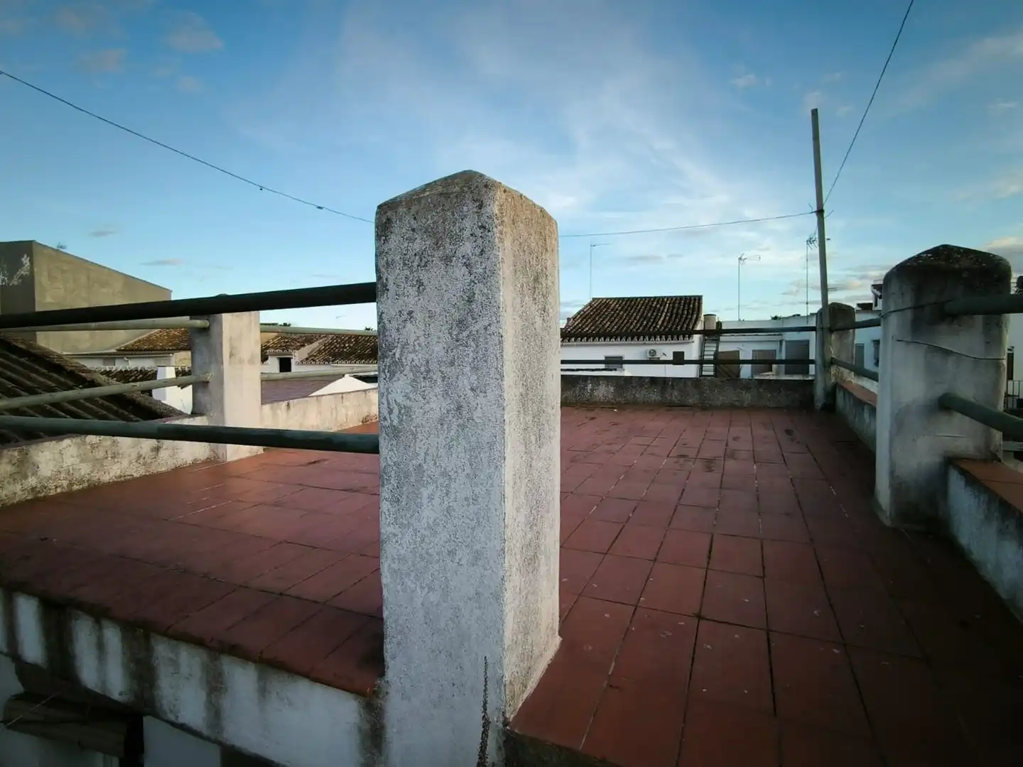 Vista exterior de Casa adosada en venda en Alcolea del Río