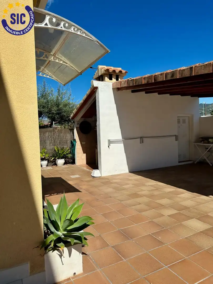 Terrassa de Casa o xalet en venda en Benicasim / Benicàssim amb Aire condicionat, Jardí privat i Parquet