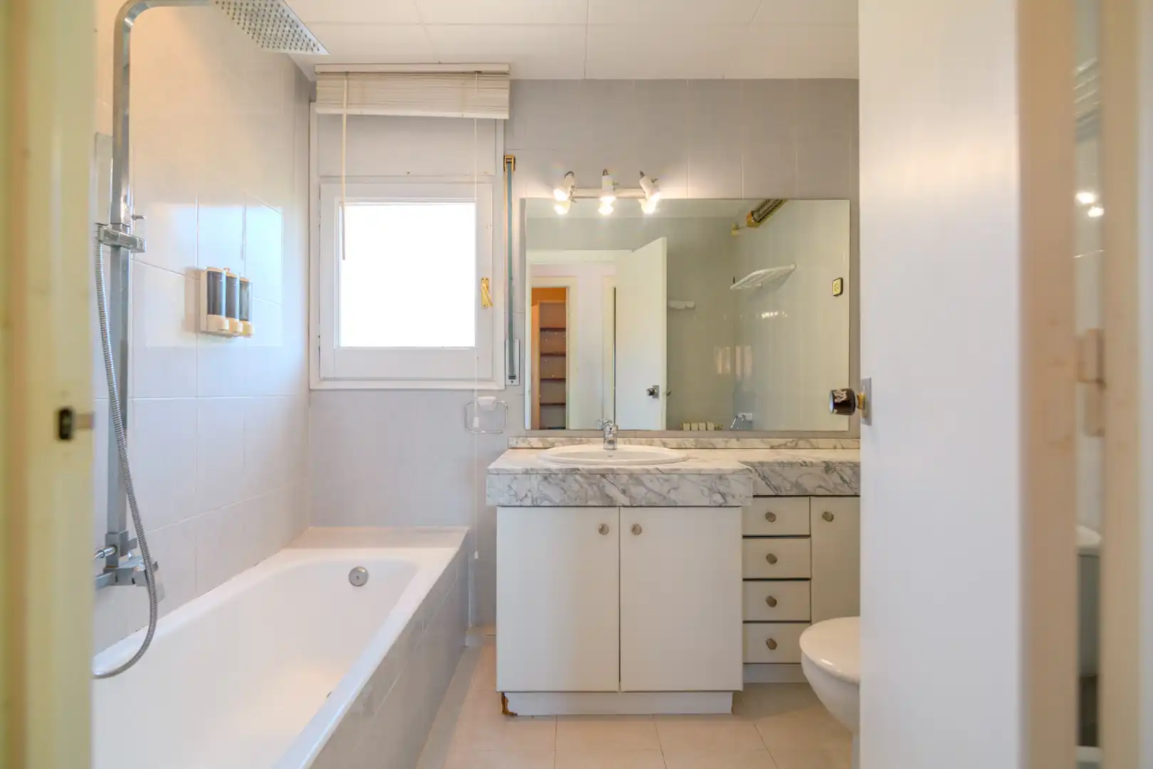 Baño de Casa o chalet de alquiler en Begues con Calefacción, Jardín privado y Terraza