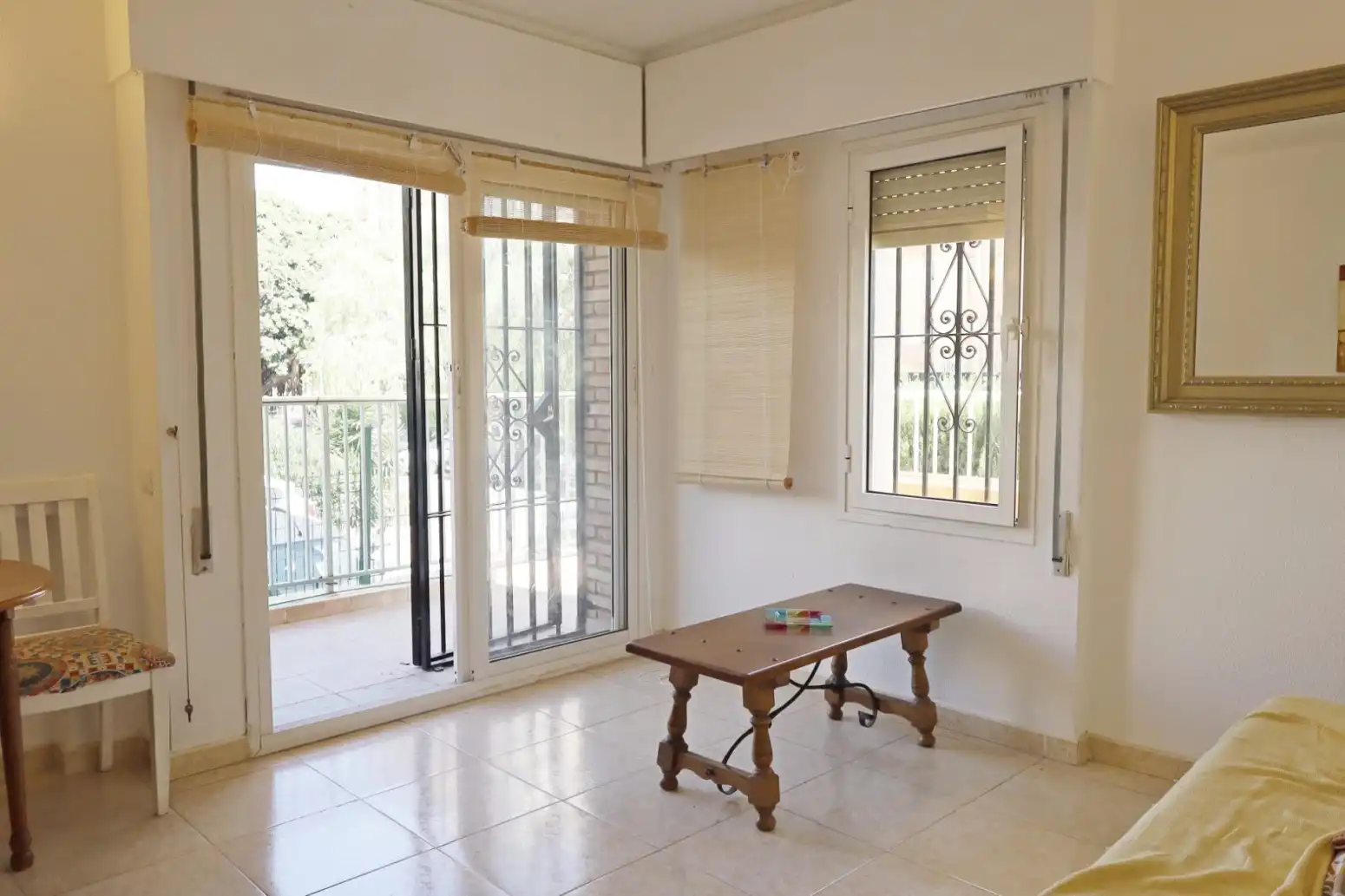 Piso en venta en Benalmádena con Jardín privado, Terraza y Amueblado