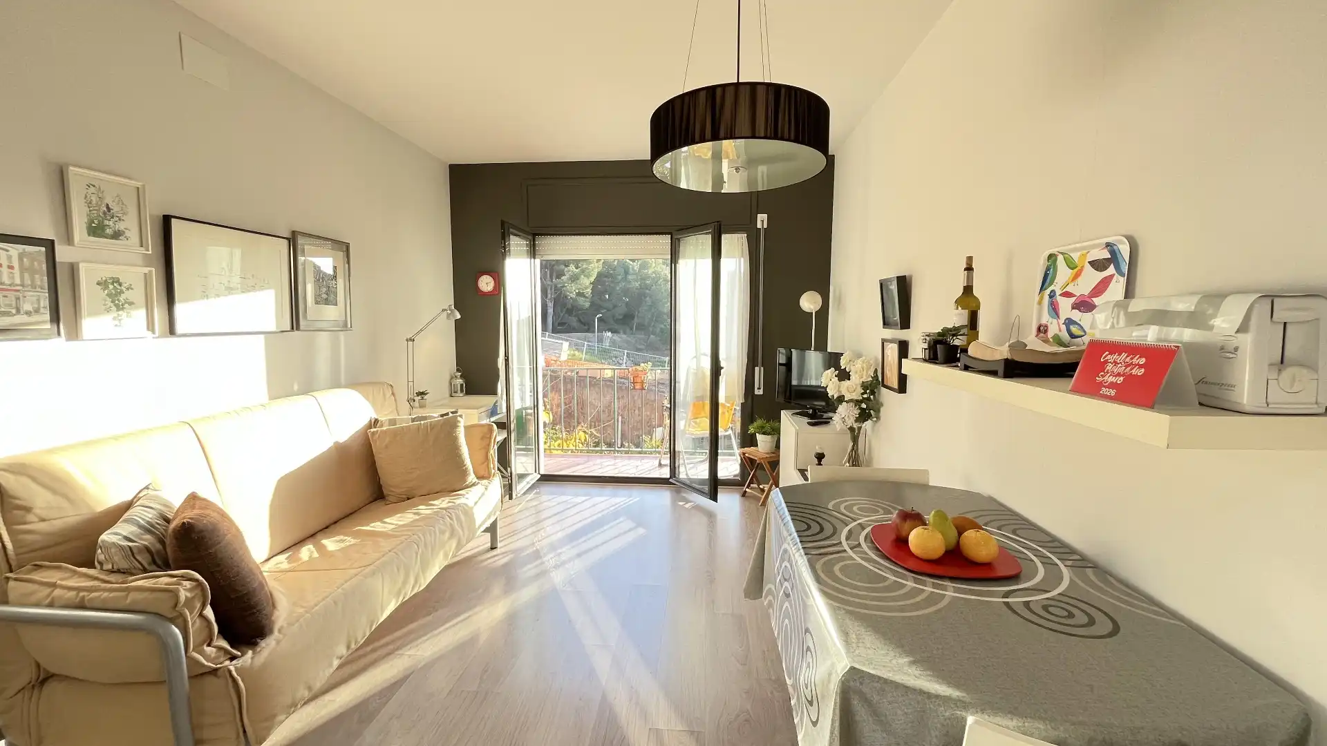 Sala de estar de Apartamento en venta en Castell d'Aro, Platja d'Aro i s'Agaró con Amueblado, Horno y Lavadora