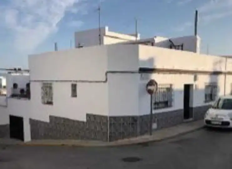 House for sale in ALMENDRO