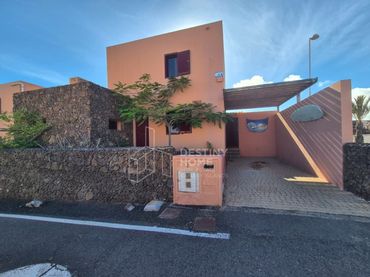 Maisonette mit Pool zum Verkauf in Corralejo
