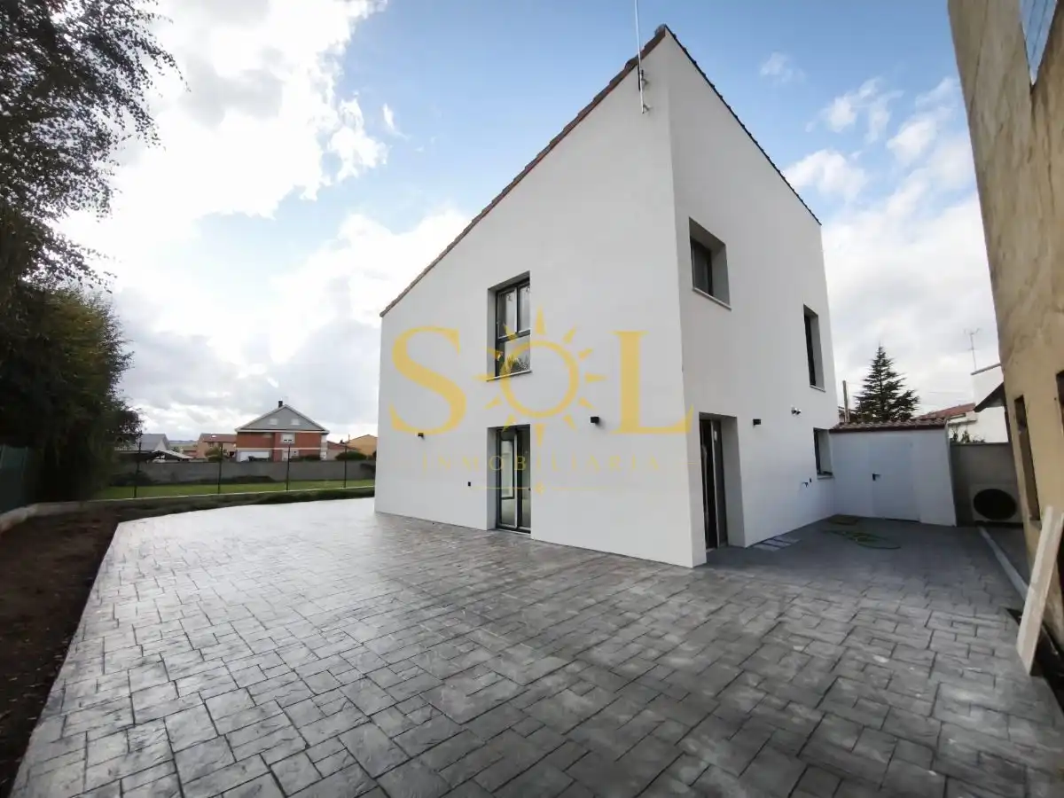 Casa con jardín en venta en Calle la Iglesia 3b Azadinos Leon, imagen 7