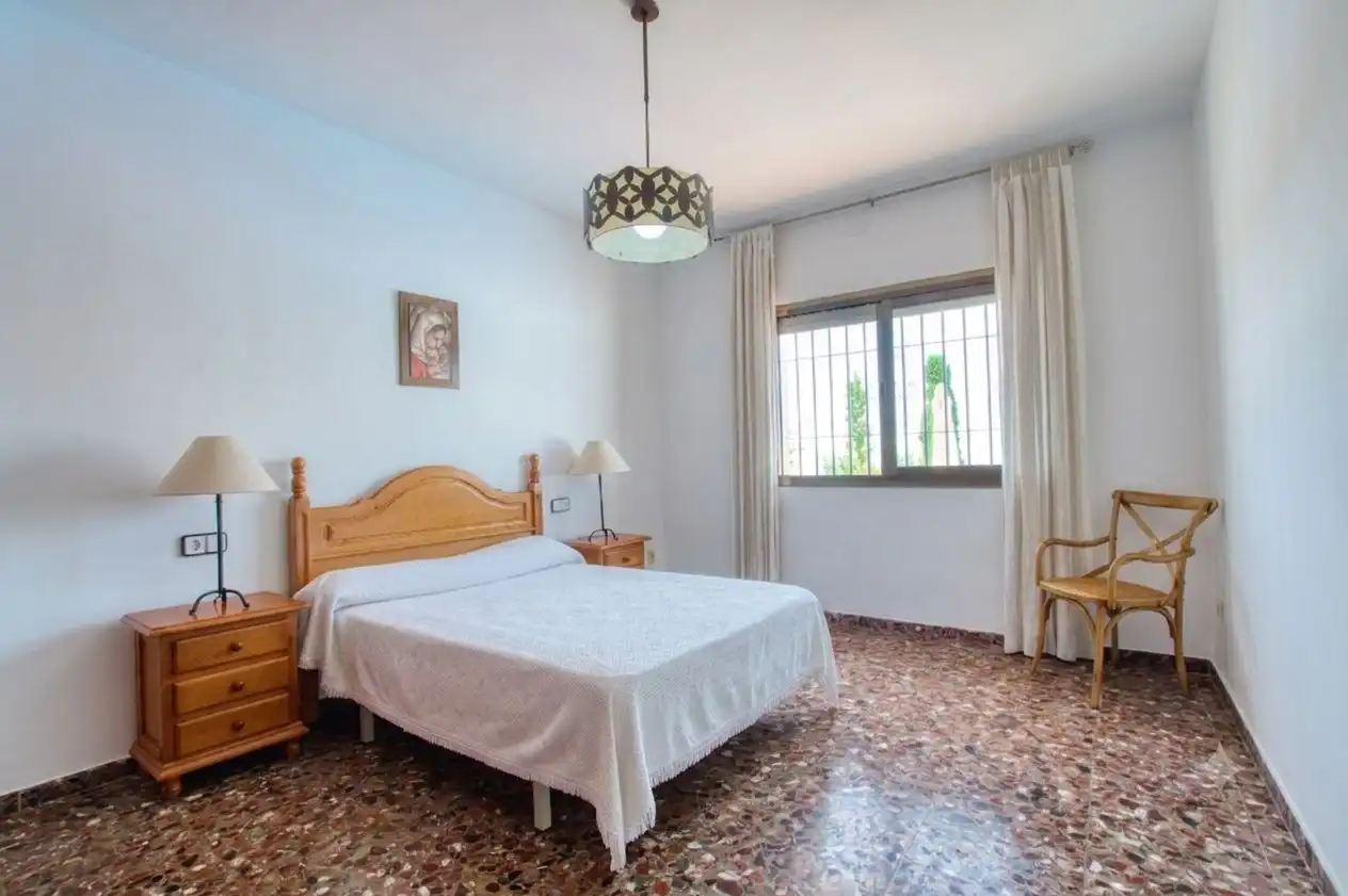 Dormitori de Finca rústica en venda en Periana amb Jardí privat, Terrassa i Piscina