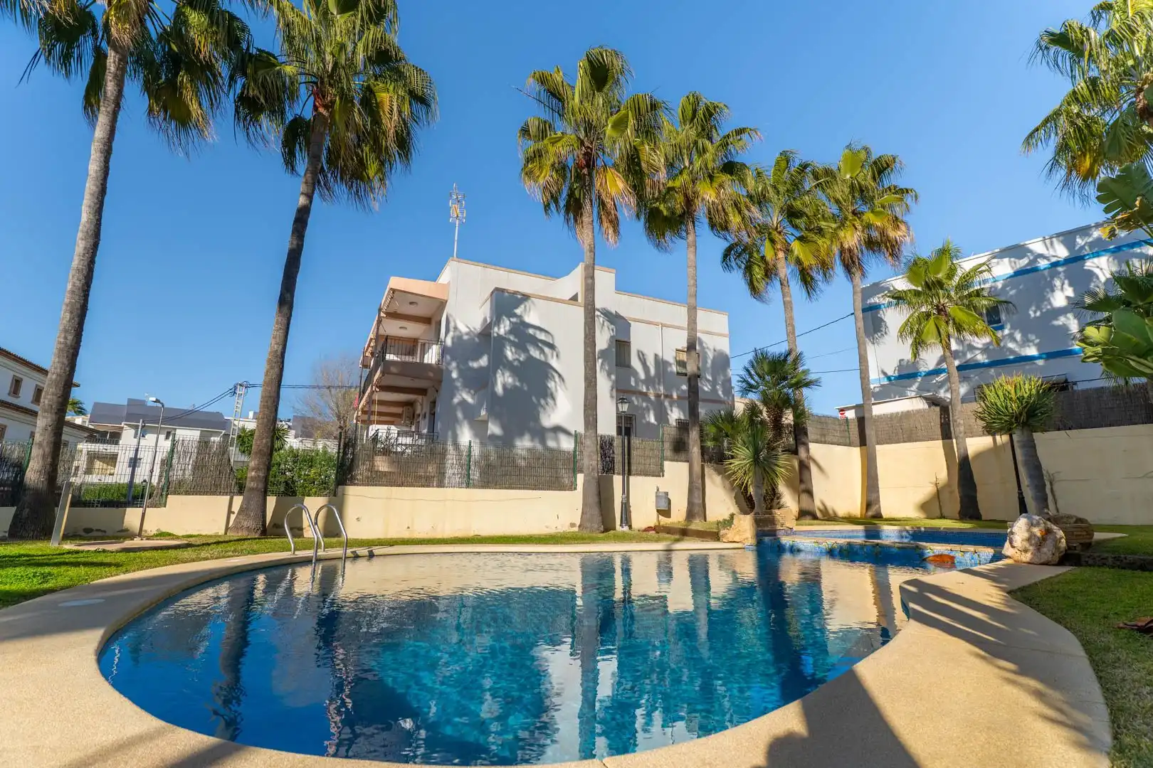 Piscina de Casa adosada en venta en Jávea / Xàbia con Aire acondicionado, Calefacción y Jardín privado