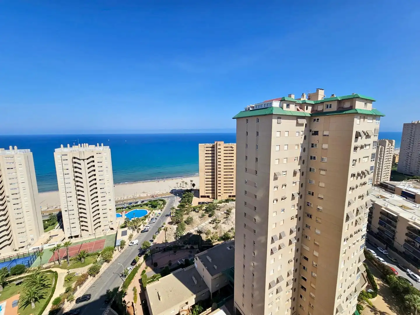 Pis amb piscina en venda a Playa Muchavista