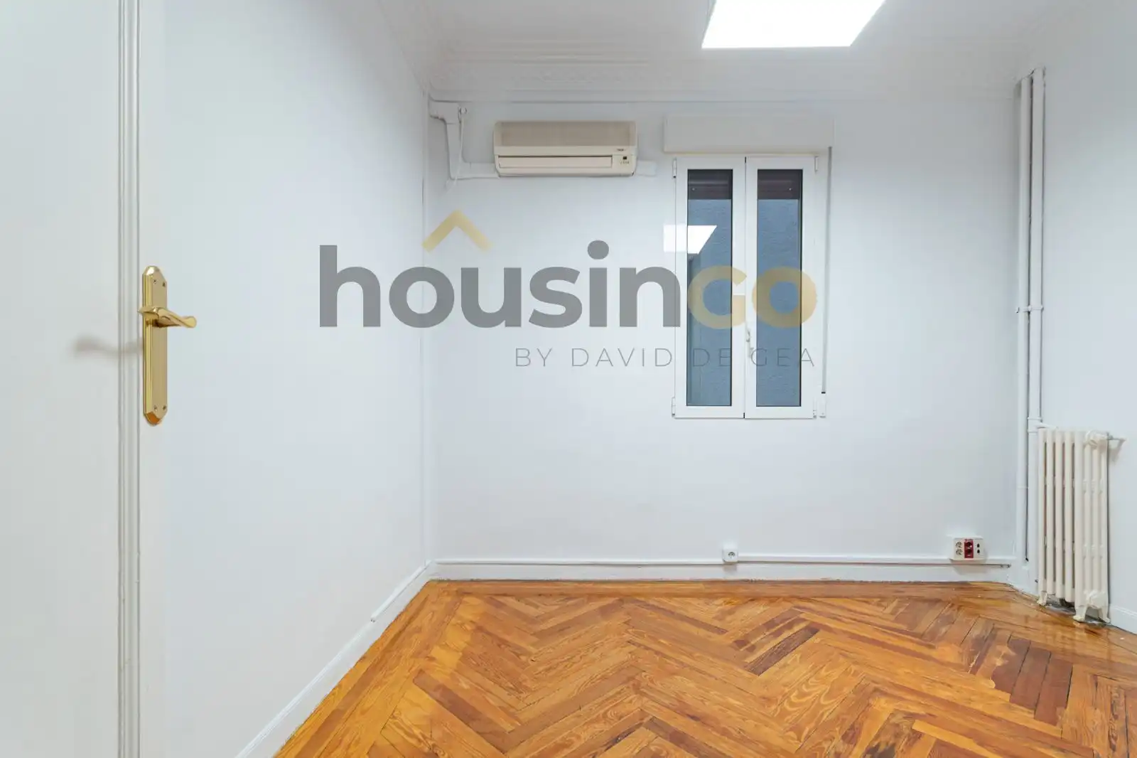 Living room of Office for rent in Madrid  with Air Conditioner, Heating and Balcony