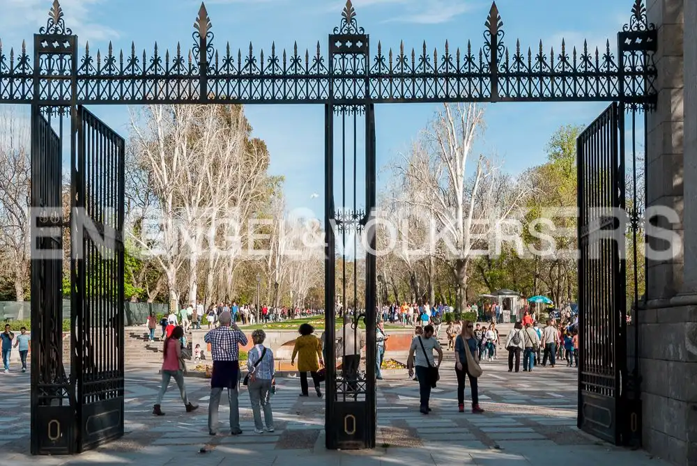 Vista exterior de Piso en venta en Madrid con Aire acondicionado, Calefacción y Amueblado