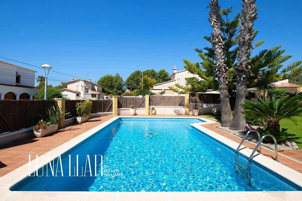Swimming pool of House or chalet for sale in Calafell  with Heating, Private garden and Swimming Pool