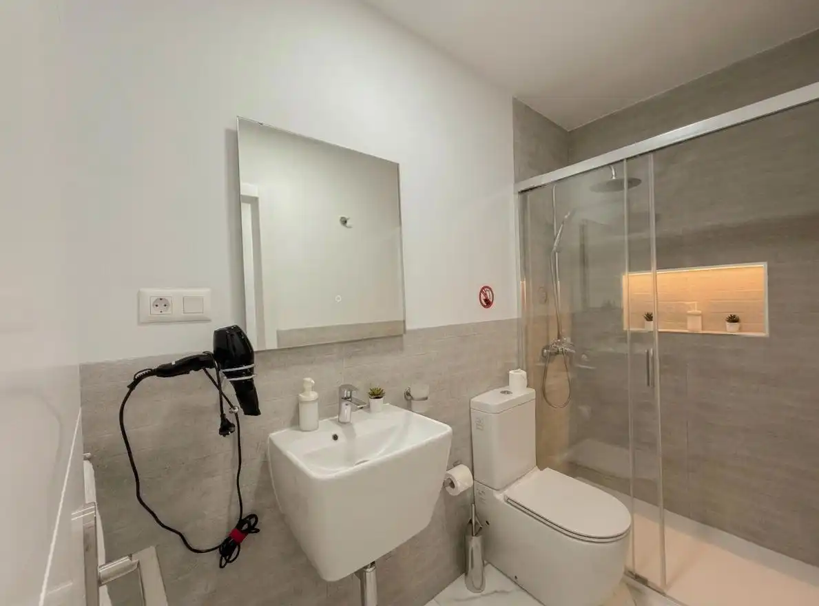 Bany de Casa o xalet en venda en Guía de Isora amb Aire condicionat, Terrassa i Moblat